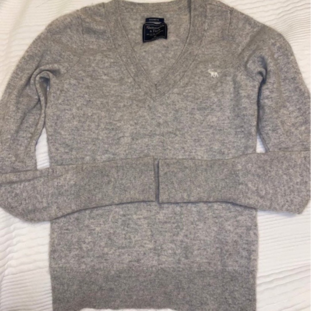 Abercrombie cashmere v neck sweater